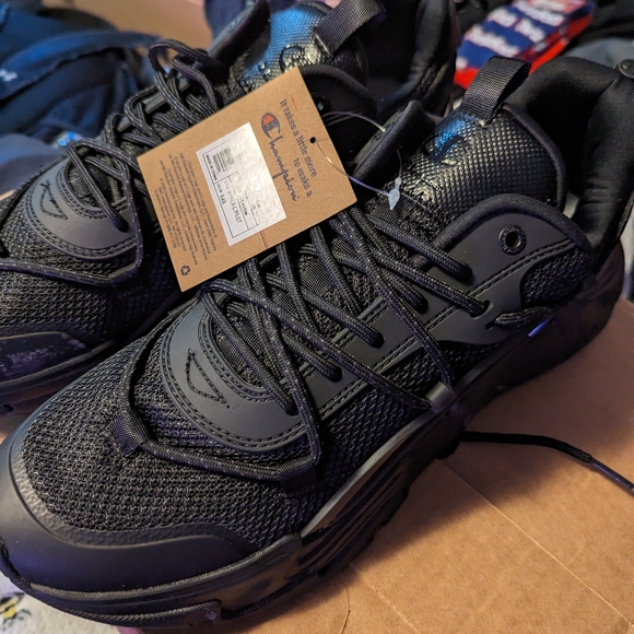 Champion shoes - Picture 3 of 3